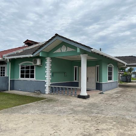 Hanif Homestay Kuching Exteriér fotografie
