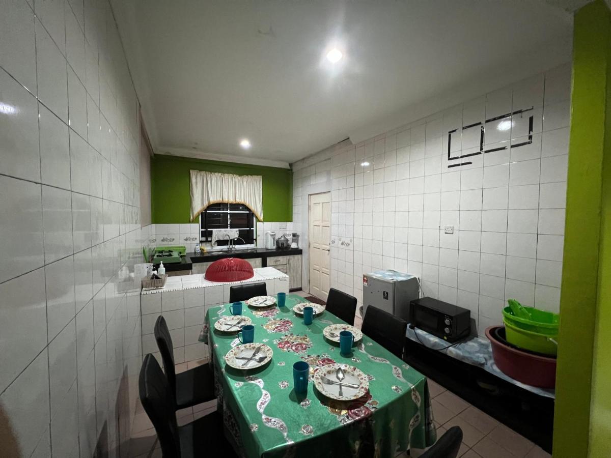 Hanif Homestay Kuching Exteriér fotografie
