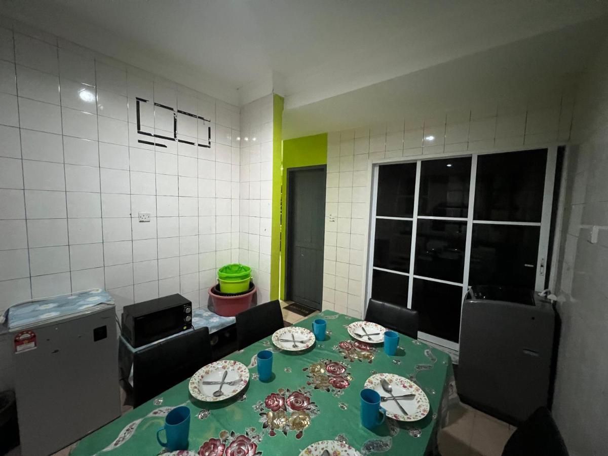 Hanif Homestay Kuching Exteriér fotografie